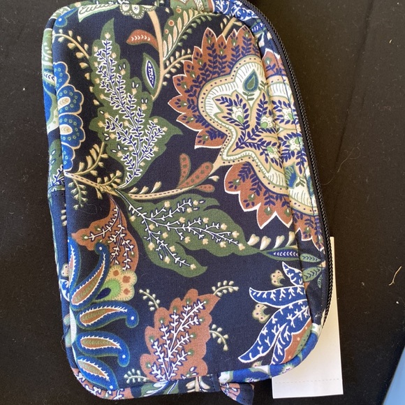 VERA BRADLEY RFID CONVERTIBLE POUCH CROSSBODY “ JAVA NAVY CAMO “ - Picture 4 of 4